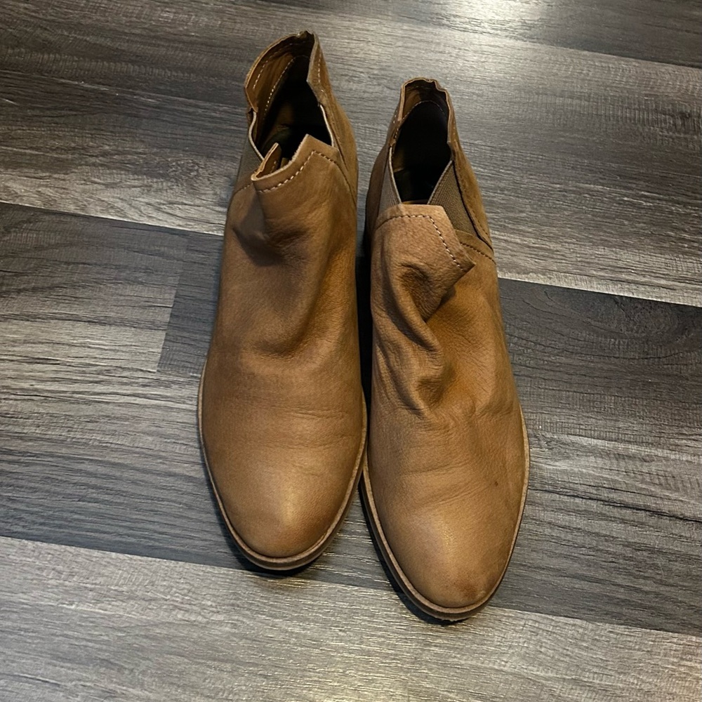 Dolce Vita light brown shoes